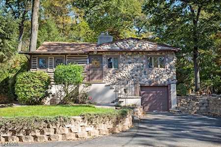 63 Iroquois Trl Wayne Twp., NJ 07470
