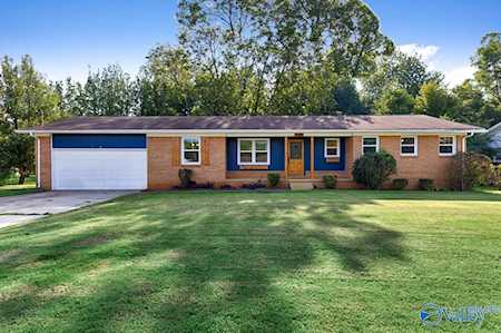 5025 Parkwood Drive Huntsville, AL 35810