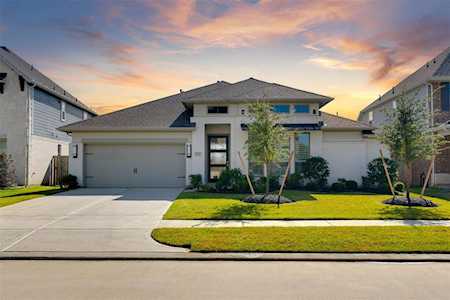 19215 Trotting Green Trl Tomball, TX 77377