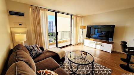 411 Hobron Lane #1408 Honolulu, HI 96815