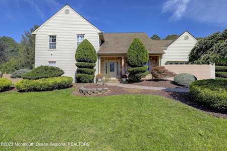 6 Homestead Circle Marlboro, NJ 07746