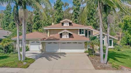 1122 Countrywood Ln Vista, CA 92081