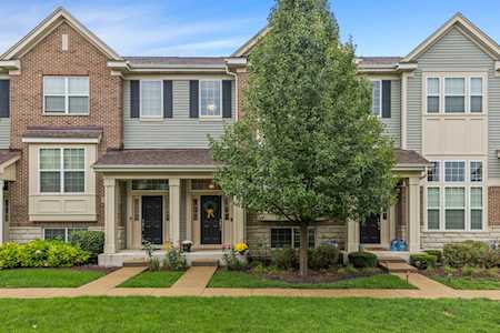 2807 Henley Ln Naperville, IL 60540