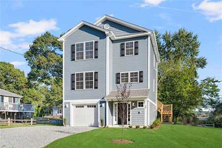 98 Pequot Ave Warwick, RI 02889