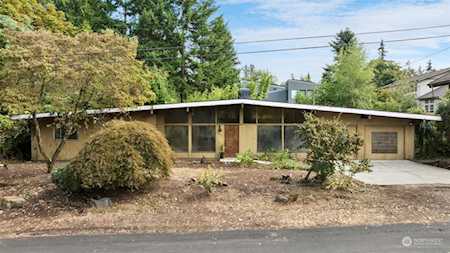 2012 9th St W Kirkland, WA 98033