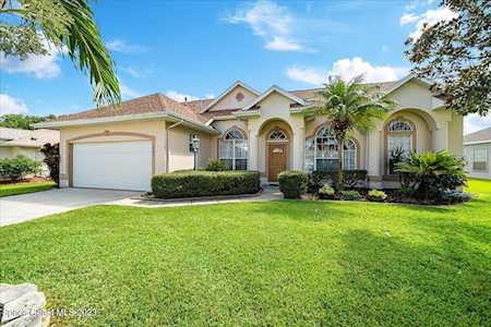 369 Lake Victoria Circle Melbourne, FL 32940