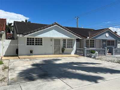 11415 NW 88th Ct Hialeah Gardens, FL 33018