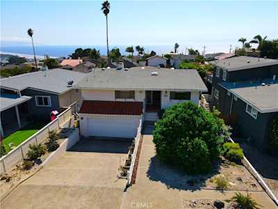 881 Visalia St Pismo Beach, CA 93449