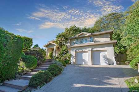 1145 Mathers Avenue West Vancouver, BC V7T 2G4