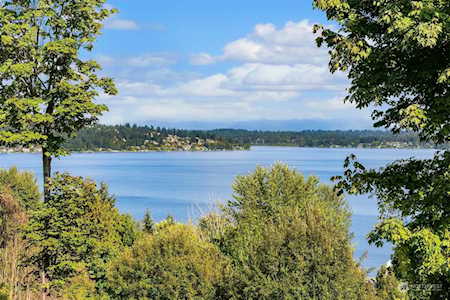 8003 Sand Point Way NE #B33 Seattle, WA 98115