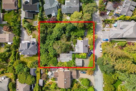233 Wooddale Road North Vancouver, BC V7N 1S6