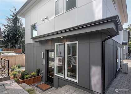 4767 35th Ave NE Seattle, WA 98105