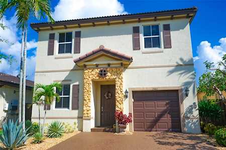 2441 NE 4th St Homestead, FL 33033