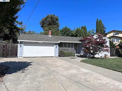 19149 Almond Rd Castro Valley, CA 94546