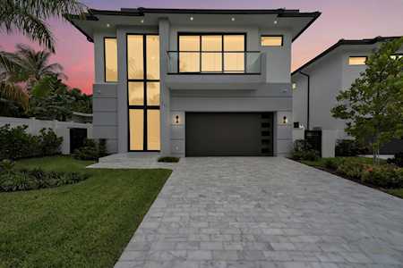 714 S Lake Ave Delray Beach, FL 33483