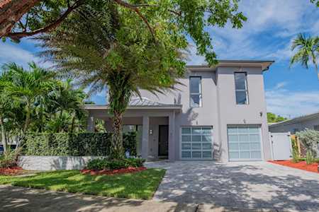 449 NE 17th Way Fort Lauderdale, FL 33301