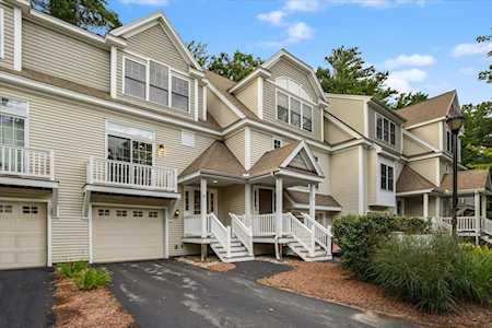 59 Hackett Hill Rd Manchester, NH 03102
