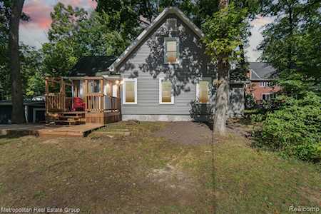 210 W Canyon Dr Milford Twp, MI 48380