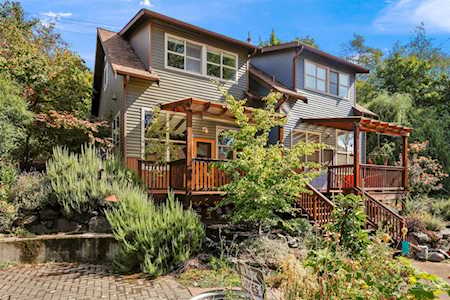 6000 17th Ave SW #G13 Seattle, WA 98106