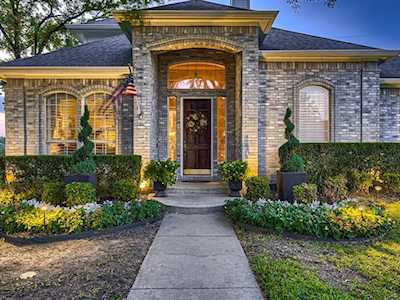 3501 Bordeaux Lane Hurst, TX 76054