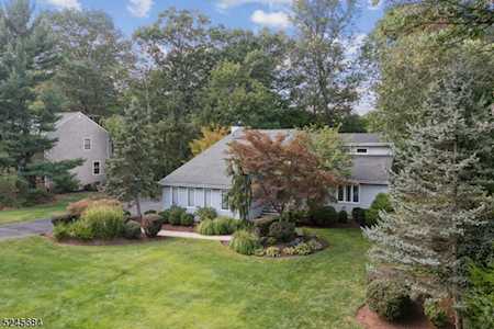 21 Hickory Dr Bernards Twp., NJ 07920