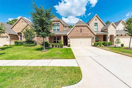 9038 Meacom Dr Conroe, TX 77384