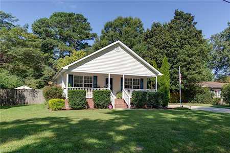 244 Fresno Dr Chesapeake, VA 23322