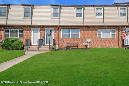 678 Denise Ct Brick, NJ 08724