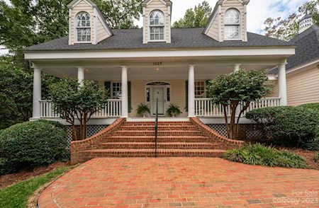 1327 10th Street Dr NW Hickory, NC 28601