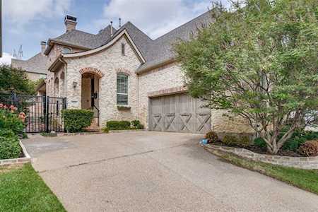 820 Ontzlake Drive Lewisville, TX 75056