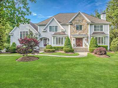 32 Bancroft Rd Andover, MA 01810