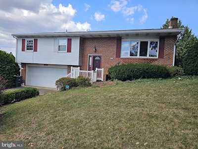 317 Glendale Dr Camp Hill, PA 17011