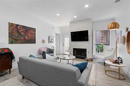 5745 N Scout Island CIR Austin, TX 78731