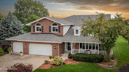 9043 Oxford St Woodridge, IL 60517