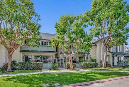 18232 Parkview Ln #202 Huntington Beach, CA 92648