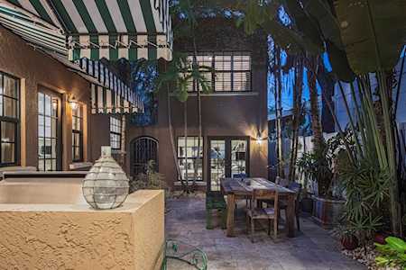 1616 SE 2nd St Fort Lauderdale, FL 33301