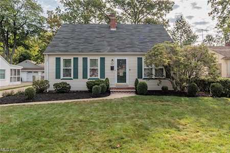 449 Vineland Rd Bay Village, OH 44140