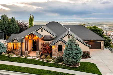574 E Lofty Ln North Salt Lake, UT 84054