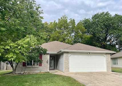 1323 W London DR Columbia, MO 65203