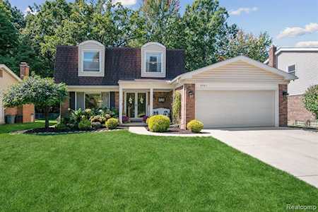 8981 Mayflower Dr Plymouth Twp, MI 48170