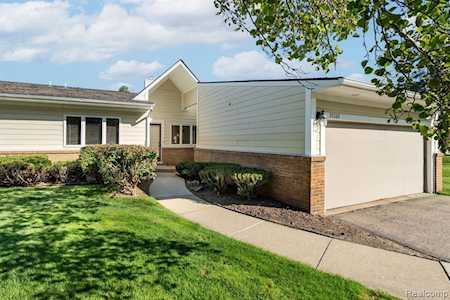 35262 Meadow Ln Farmington Hills, MI 48335