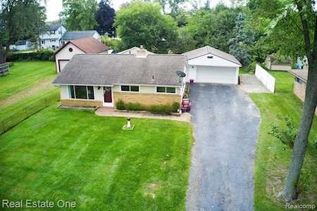 4445 Oakvista Ave Independence Twp, MI 48346