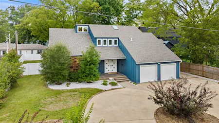 703 Bella Vista Rd Bentonville, AR 72712