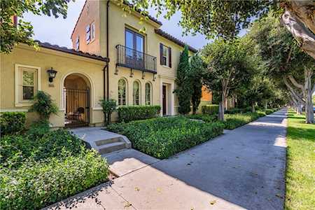 86 Townsend Irvine, CA 92620
