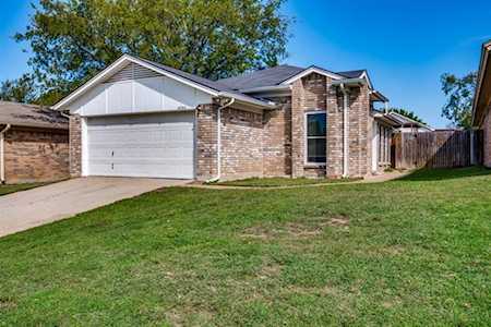 10704 Lone Pine Lane Fort Worth, TX 76108