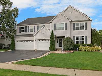 376 W Prairie Walk Ln Round Lake, IL 60073