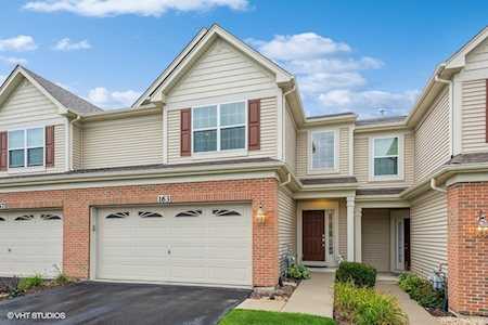163 Remington Dr St. Charles, IL 60175