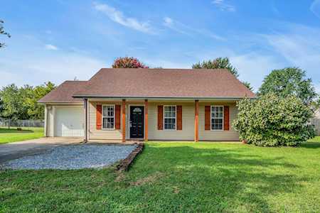 1042 Waterford Cir Clarksville, TN 37040