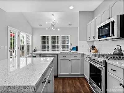 7902 Mariners Pointe Circle Denver, NC 28037
