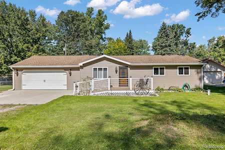 1365 Harding Ave Orion Twp, MI 48362